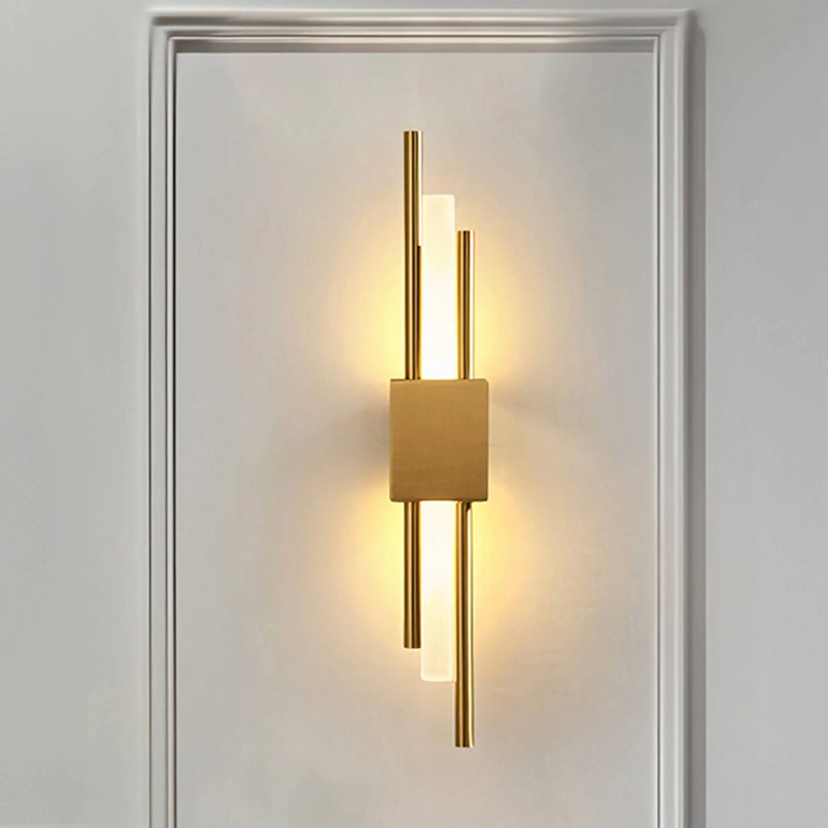 Glitch Wall Light • Gold • Wall Wired • 2-Pack