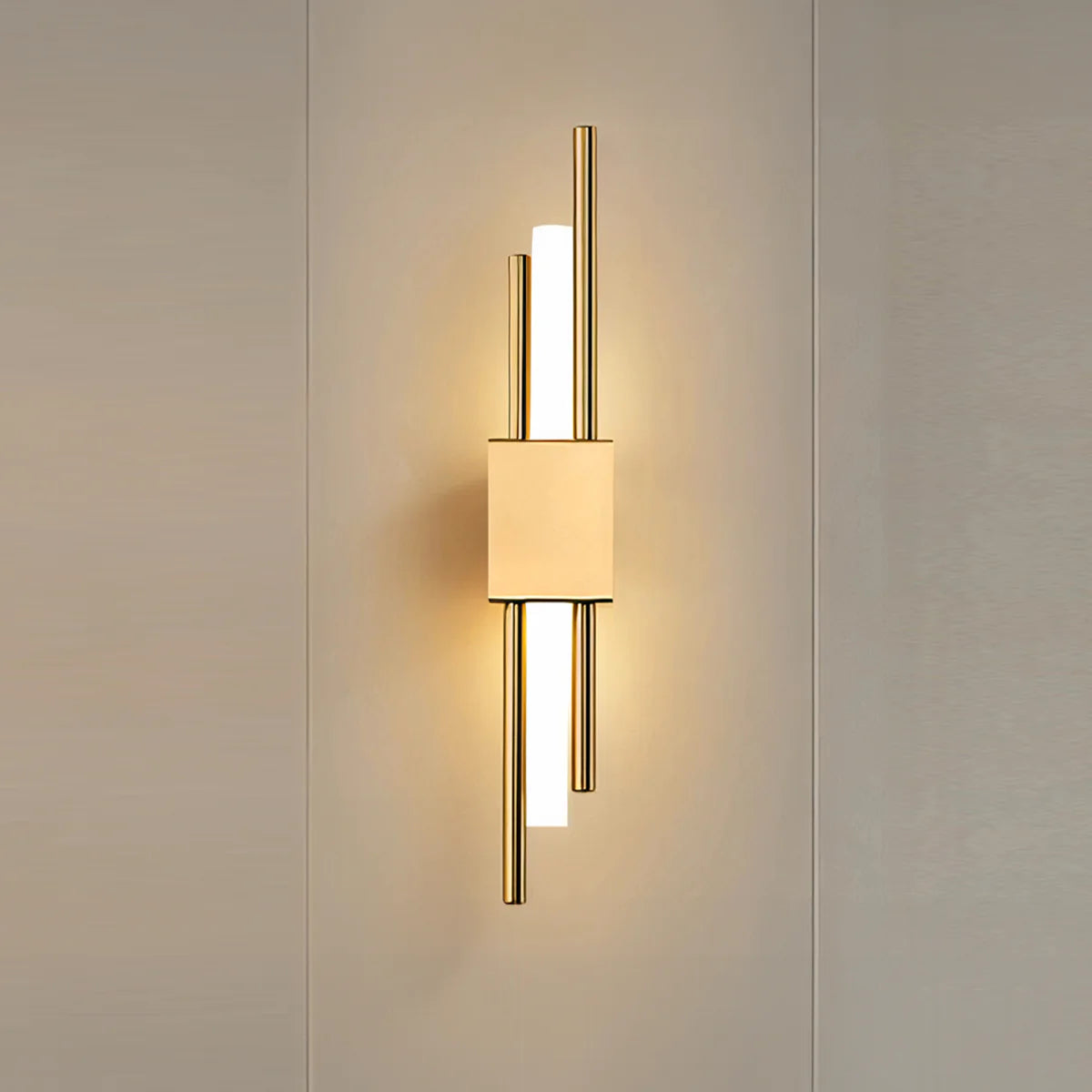 Glitch Wall Light • Gold • Wall Wired • 2-Pack